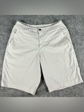 Lululemon Commission Golf Shorts 9.5” Men's 33 White Stretch Performance Chino